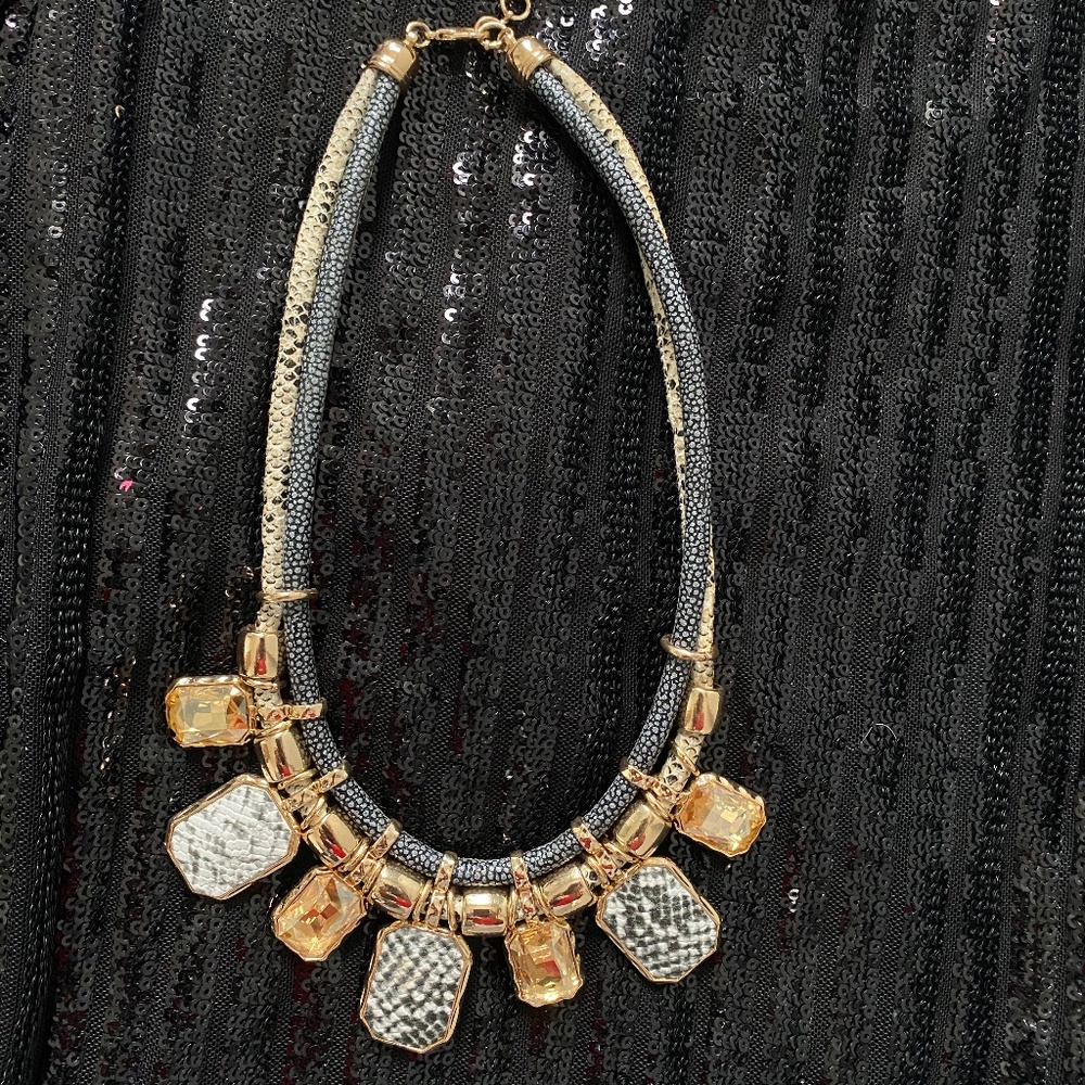 fashion fantasy neckless